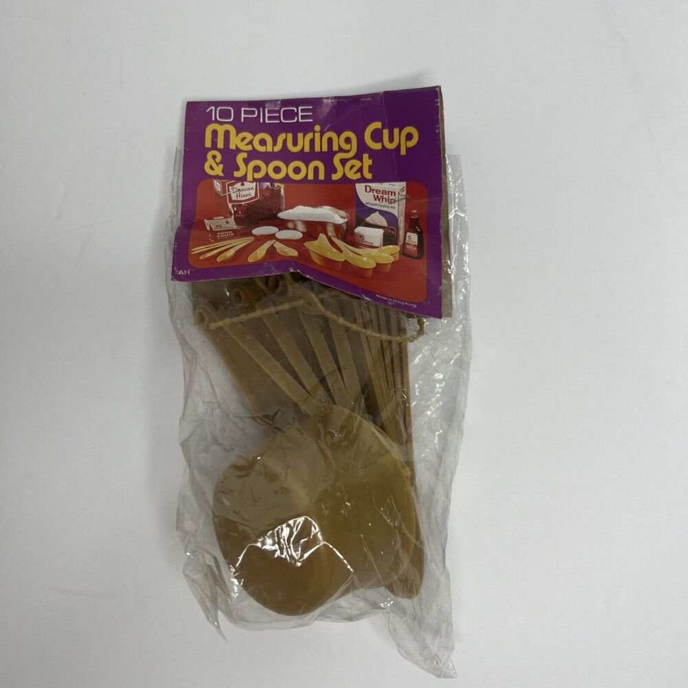 Vintage 1982 10 Piece Gold Plastic Measuring Cup & Spoon Set New Sealed